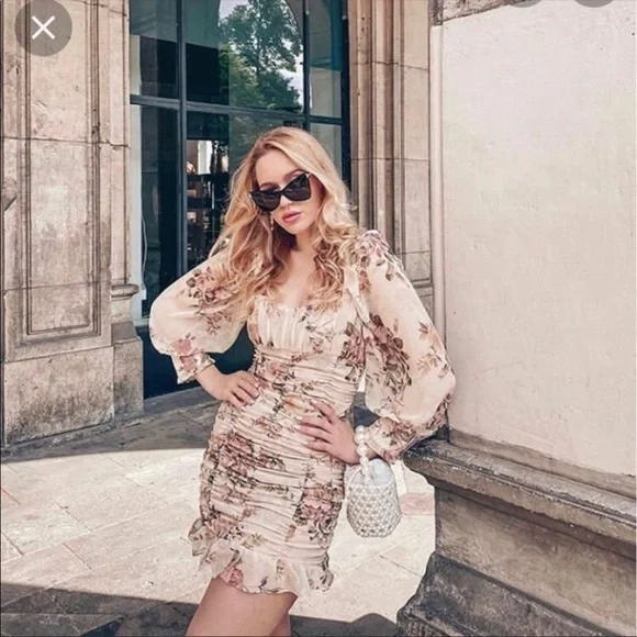 NWT Bloggers Favorite Floral Ruched Dress— Zara - Picture 4 of 13